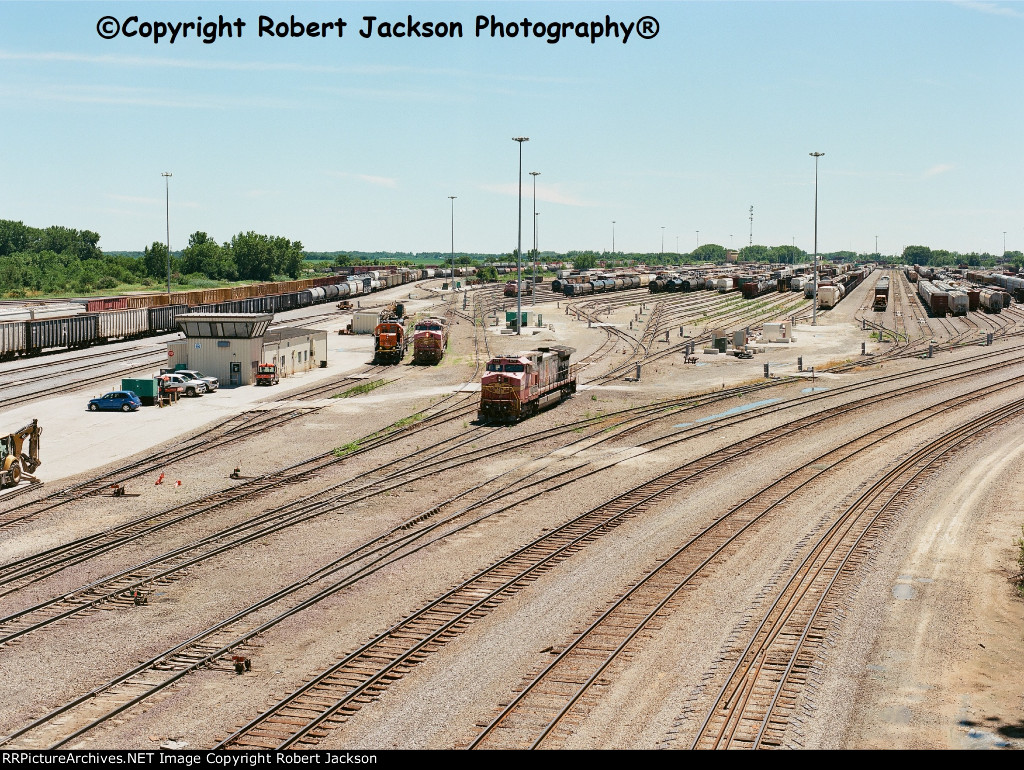"Galesbridge" Bus view of BNSF yard